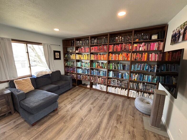 Living room - 107 11th Ave S