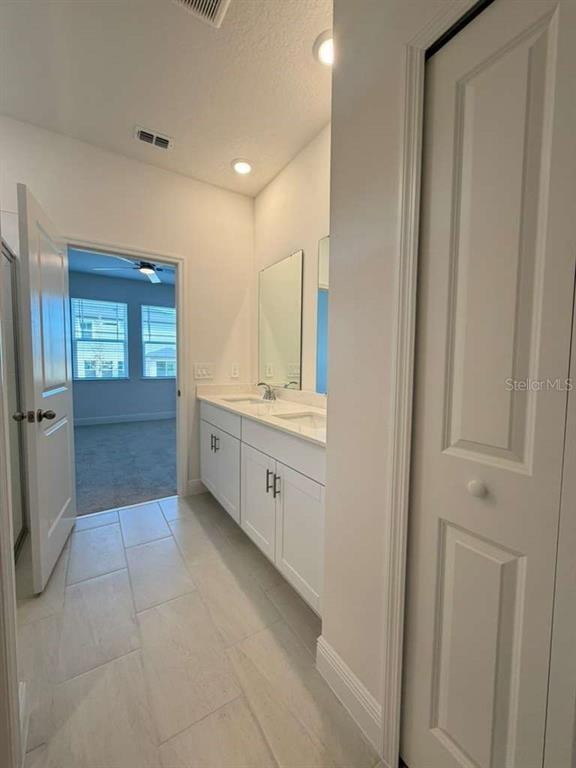 Building Photo - 2265 Hen Rd