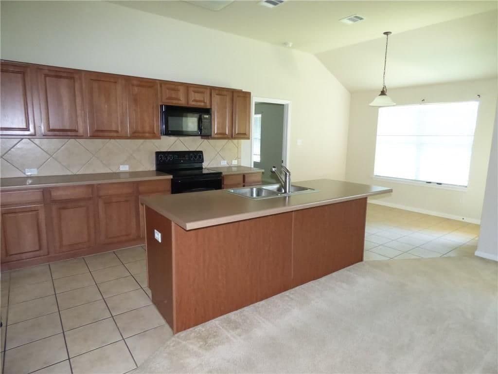 Building Photo - 1600 Melissa Oaks Ln