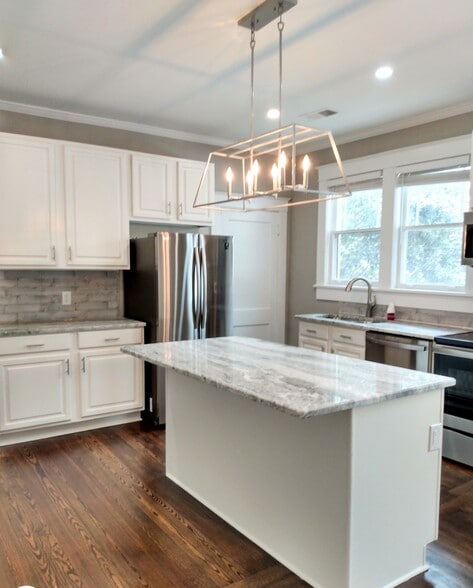 Kitchen - 285 Hawthorne St