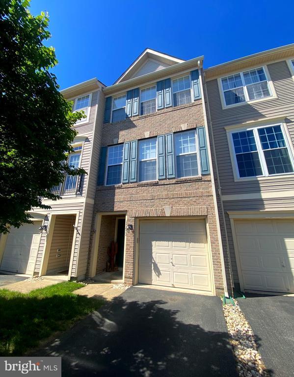 Building Photo - 15651 John Diskin Cir