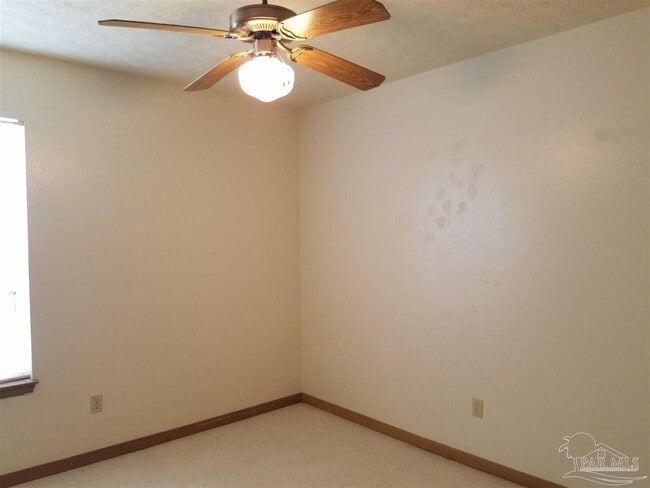 Building Photo - 308 E Strong St