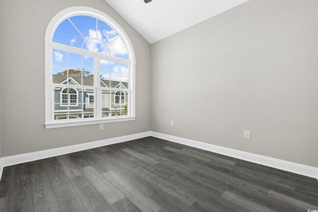 Building Photo - 904 62nd Ave N