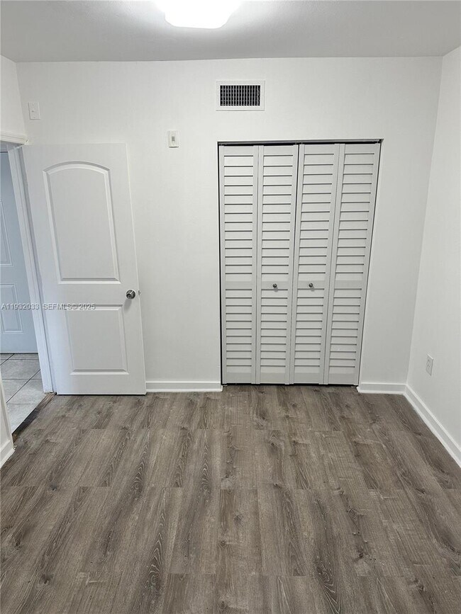 Building Photo - 1129 NW 3rd St