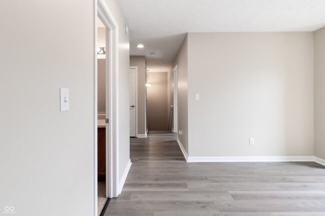 Building Photo - 2755 Bluewood Way