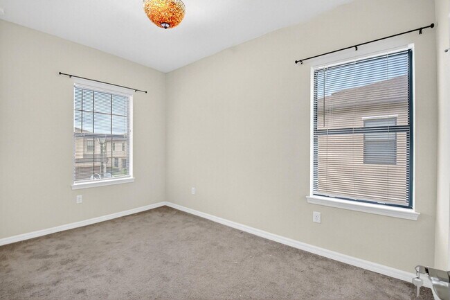 Building Photo - 2833 Troubadour St