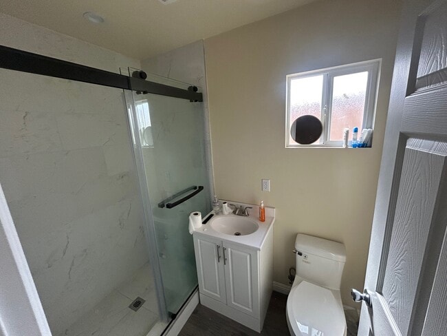 Building Photo - 7446 Tampa Ave