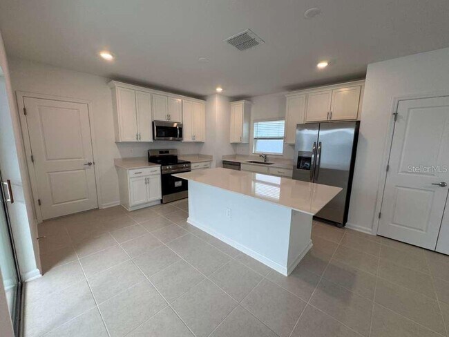 Building Photo - 6004 Zen Wy