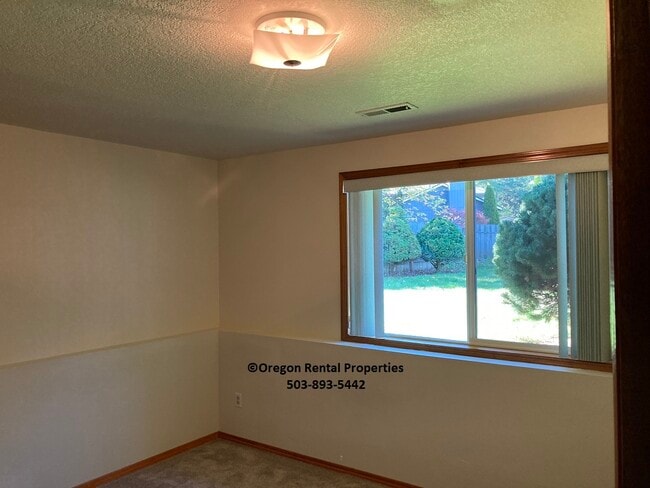 Building Photo - 2511 NE 161st Ave