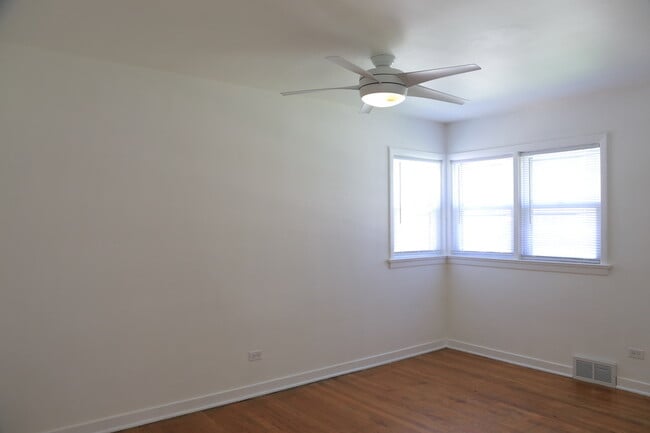 Building Photo - 3734 Morton Ave