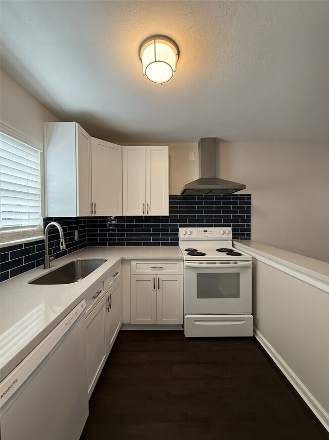 Building Photo - 1824 Thonig Rd