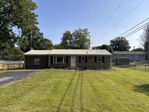 Building Photo - 2706 Driftwood Dr