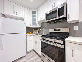 Building Photo - 6446 Lexington