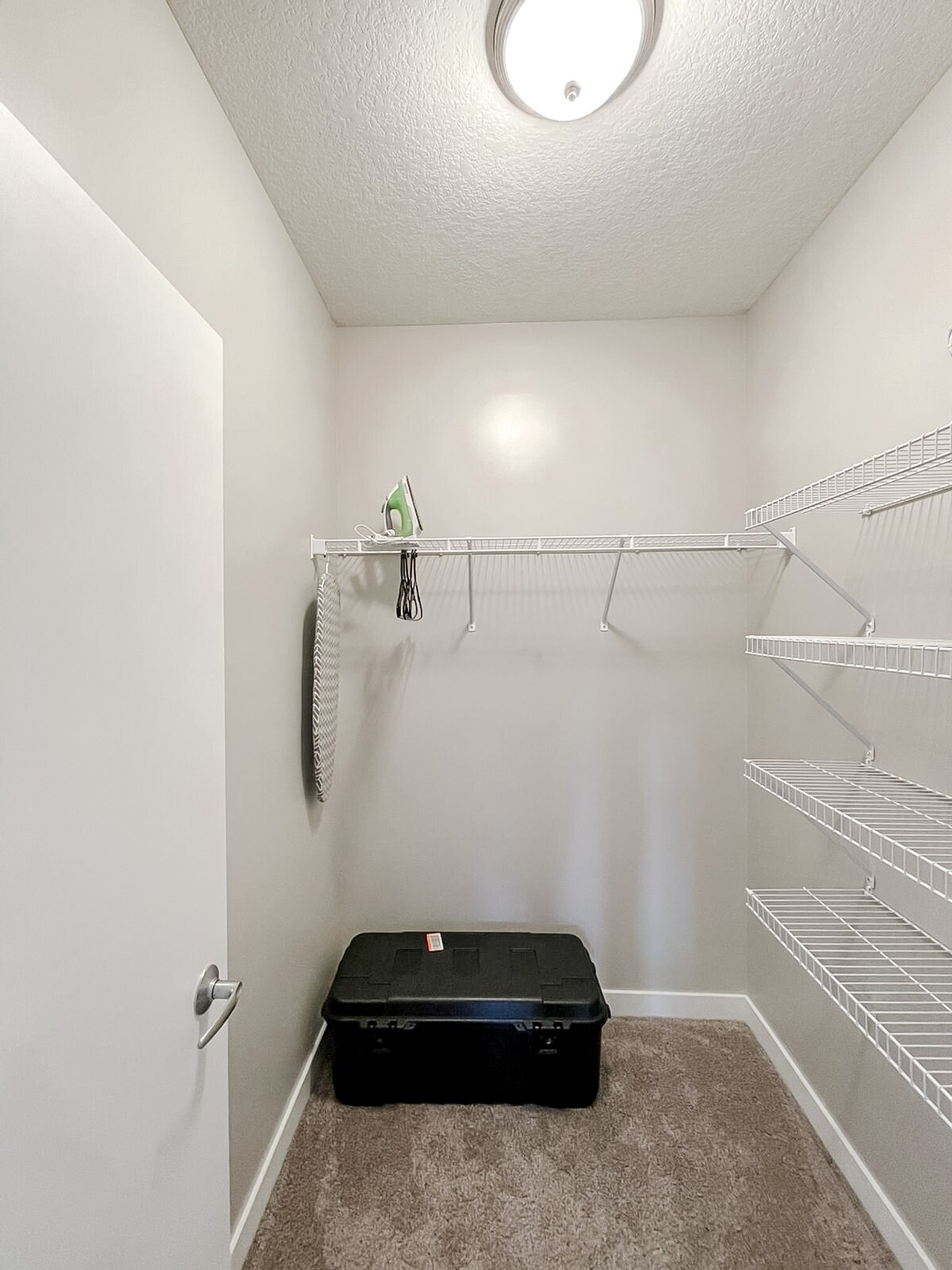 Building Photo - 1400 E Walnut St