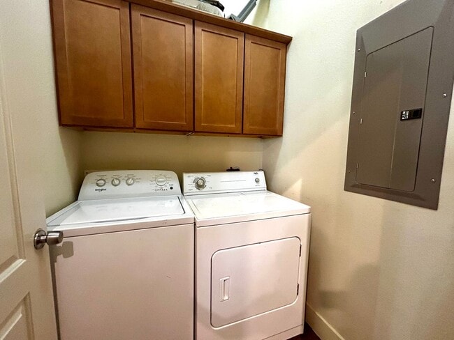 Building Photo - 611 Franklin Blvd