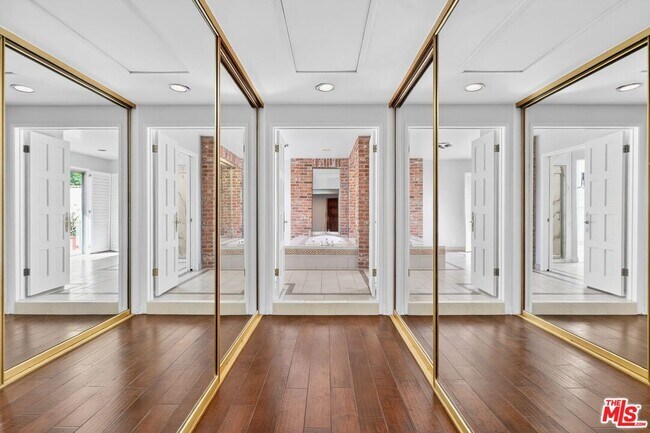 Building Photo - 3713 Dellvale Pl