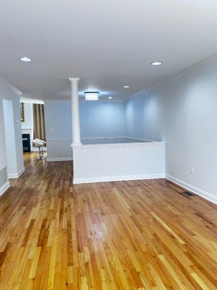 Building Photo - 128 Constitution Way