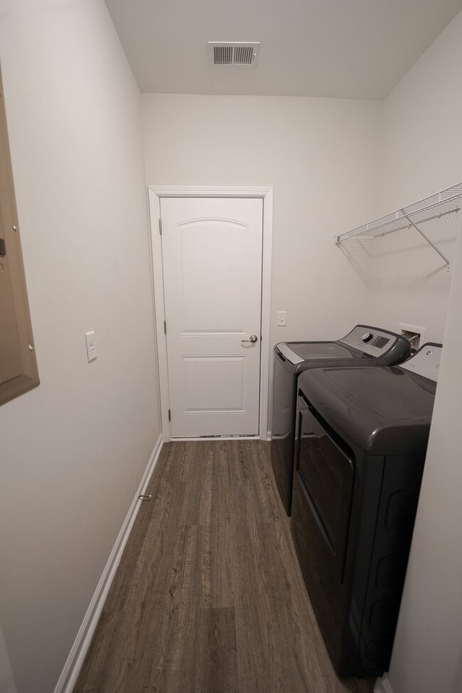 Building Photo - Available Soon!