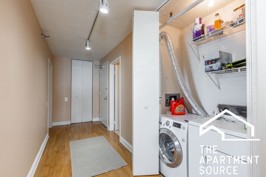 Building Photo - 474 N Lake Shore Dr