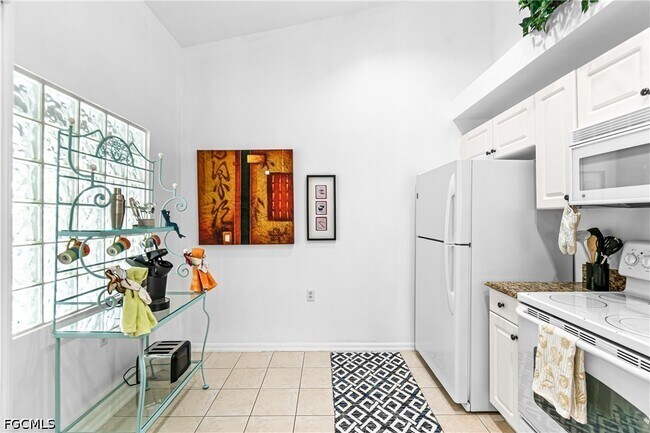 Building Photo - 12181 Summergate Cir
