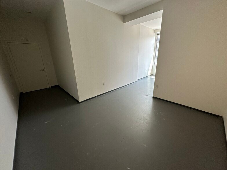 Building Photo - 147 E Berkeley St