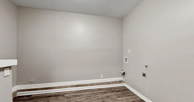 Building Photo - Hidden Gem in Lithonia!!