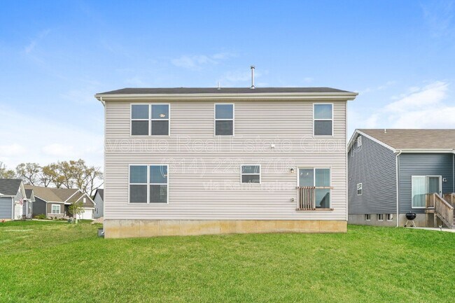 Building Photo - 6 Snowdrop Ct