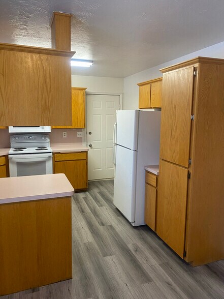 Building Photo - 3823 E Michelle St