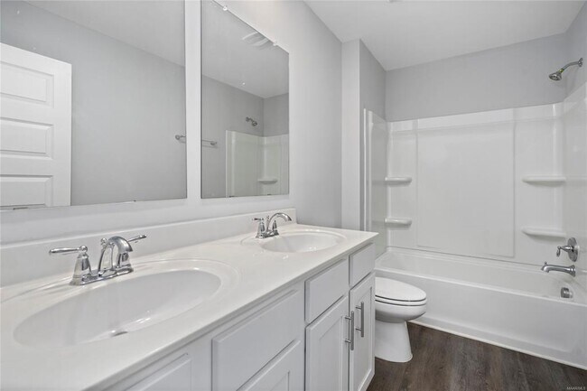 Building Photo - 6313 Town Ln