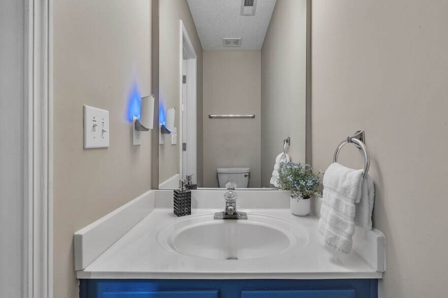 Building Photo - 5906 Prescott Ct