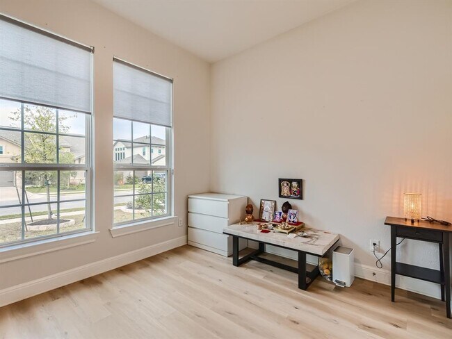 Building Photo - 19404 Fernando Trl