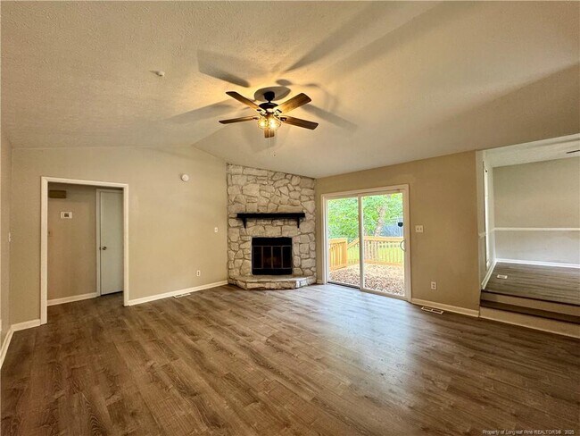 Building Photo - 7076 Pantego Dr
