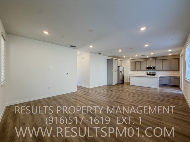 Building Photo - Brand new 3 Bedroom home. Wonderful amenities!