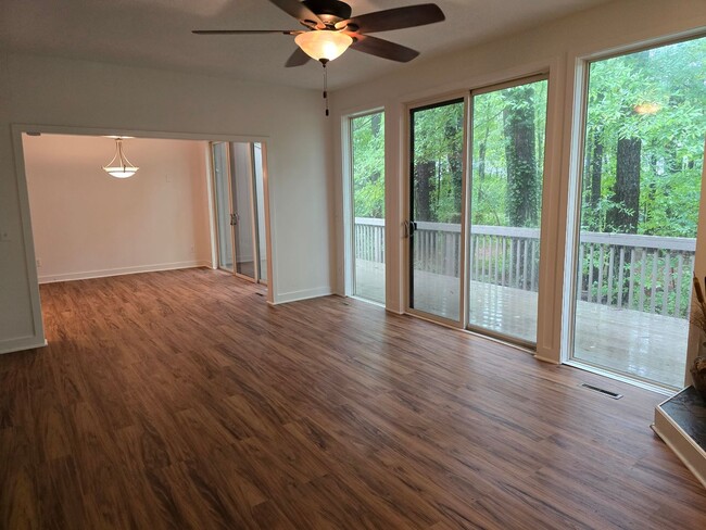 Building Photo - Multigenerational or Grad Student Living! Spacious One-Story End Unit in Prime Location on 54