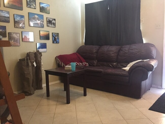 Building Photo - College Station - (Northgate) -1 bedroom / 1 bath condo.