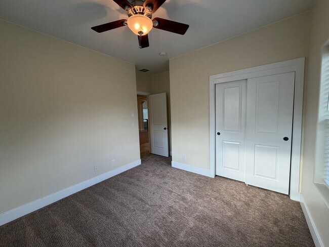 Building Photo - 135 Orchard Ln