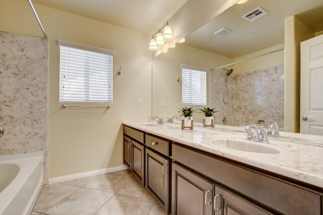 Building Photo - 6416 Shawnee Springs Ct