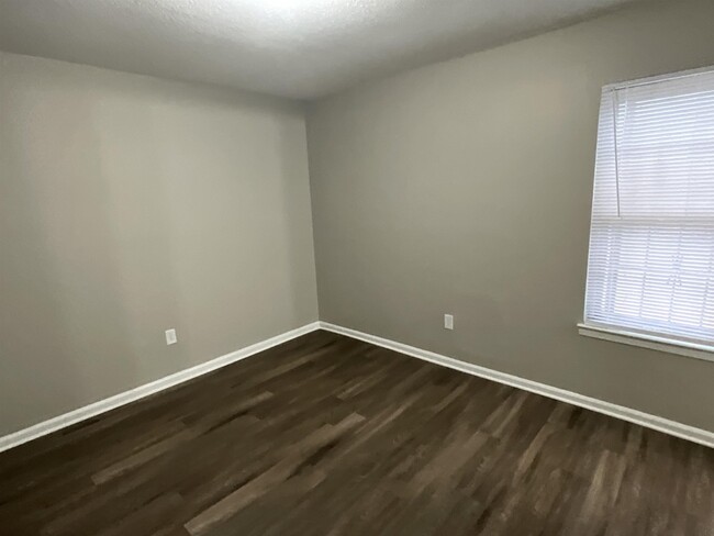Building Photo - 4430 Pine Ridge Cove