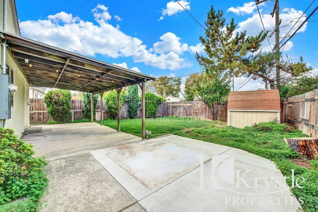 Building Photo - 791 Rosewood Ave