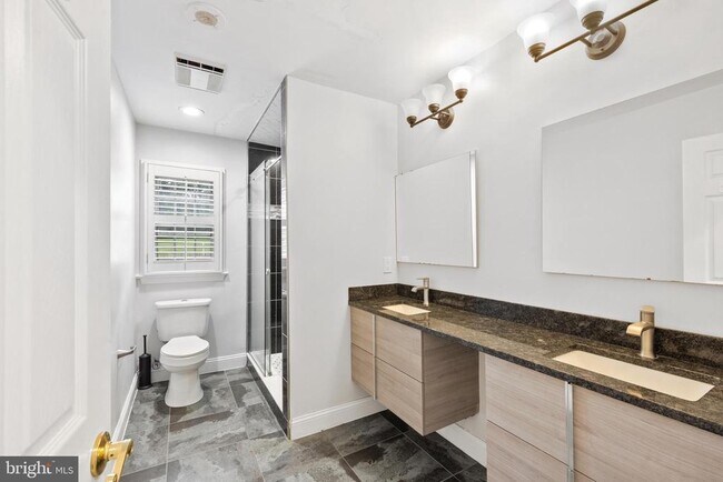 Building Photo - 7732 Canal Ct