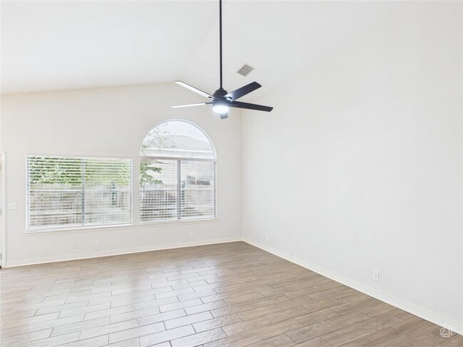Building Photo - 7400 Crepe Myrtle Dr
