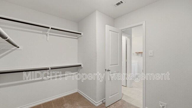 Building Photo - 221 Tule Canyons