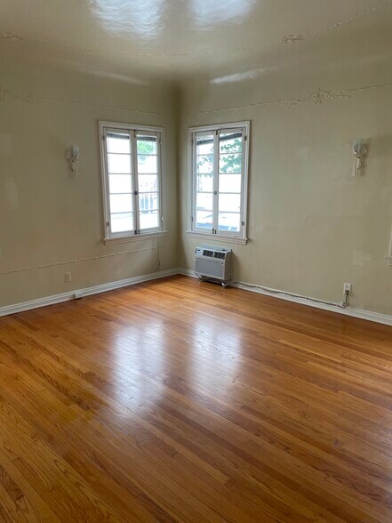 Master Bedroom - 1220 S Sherbourne Dr