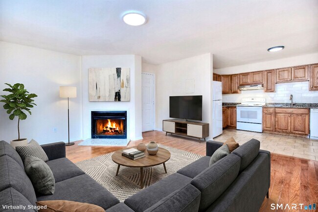 Building Photo - 638 Cove Rd