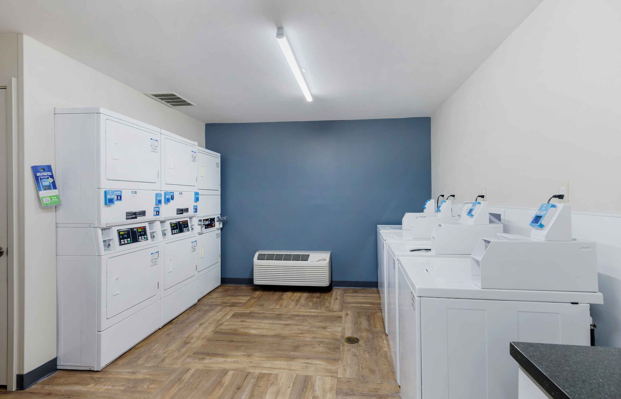Building Photo - Furnished Studio-Dallas - Lewisville