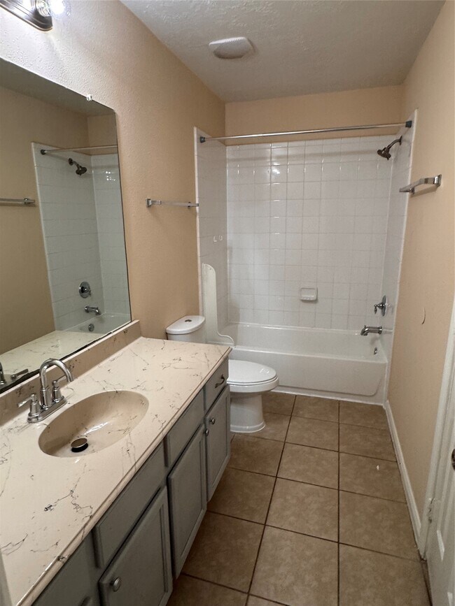 Building Photo - 13018 Maile Park Dr