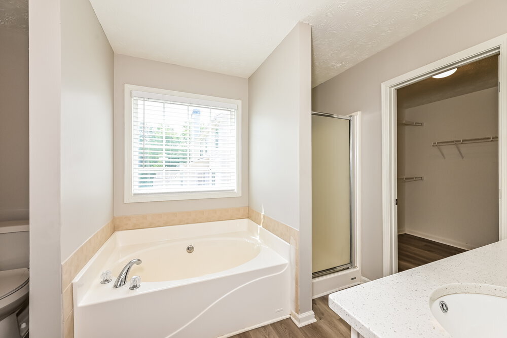Building Photo - 3336 Bridle Brook Dr NE