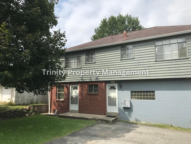 Building Photo - 122 Marshall St