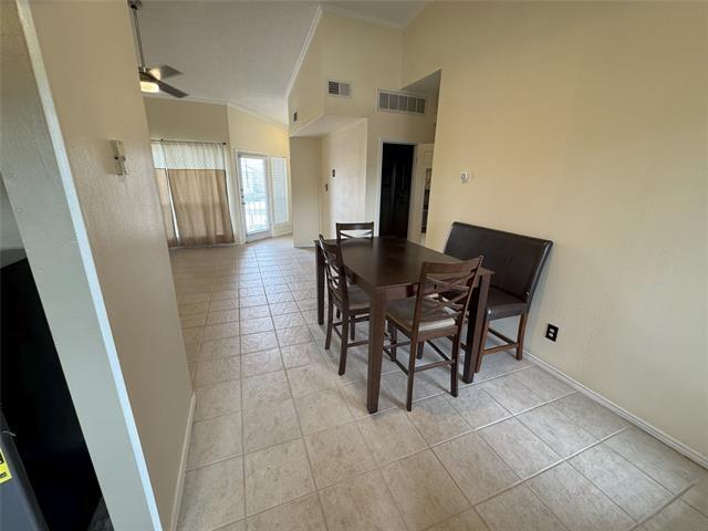 Building Photo - 2736 Silver Creek Dr