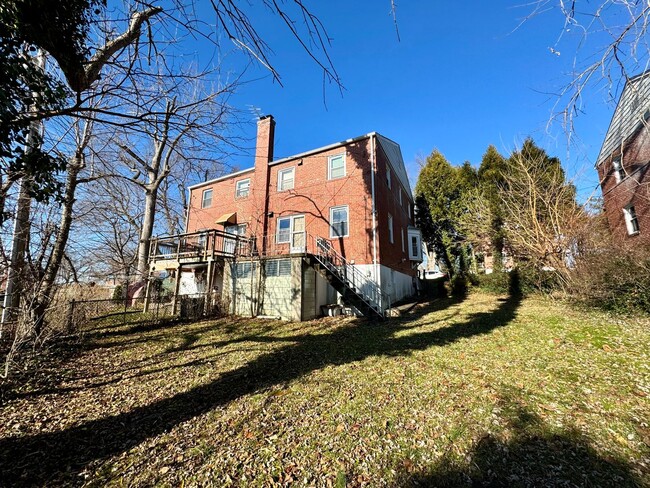 Building Photo - Stunning Single-Family Home in Baltimore f...